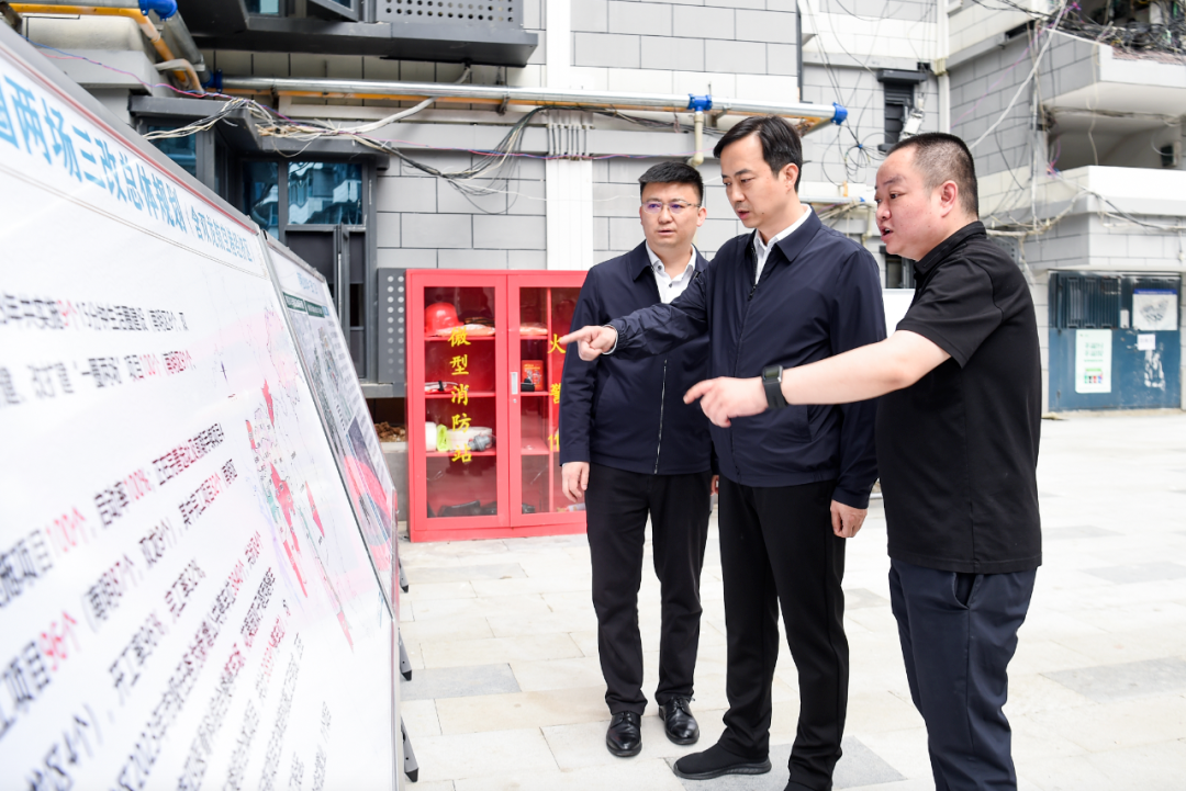 <b>�������߽��ƽ�·ũó�г����У���˾���³���������ܾ���������ͬ����</b>